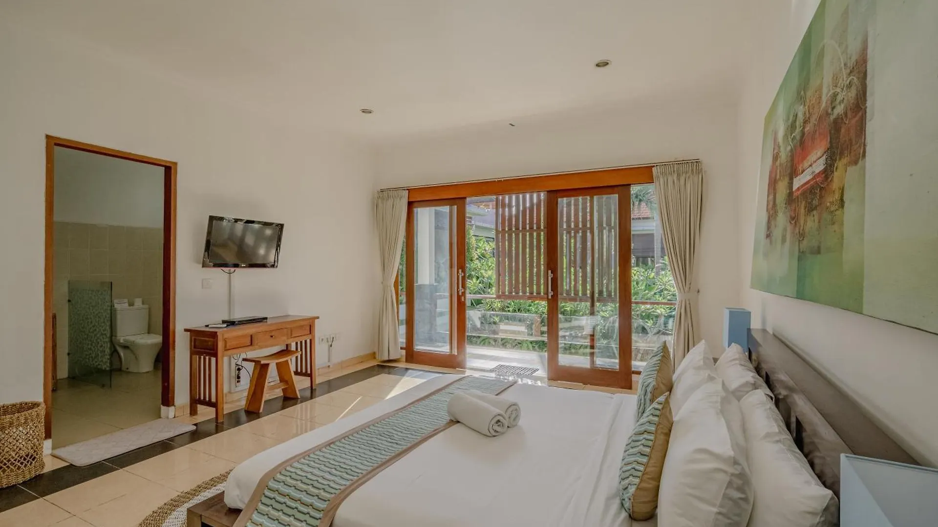 5 Bedroom Villa In Centre Location Of Seminyak