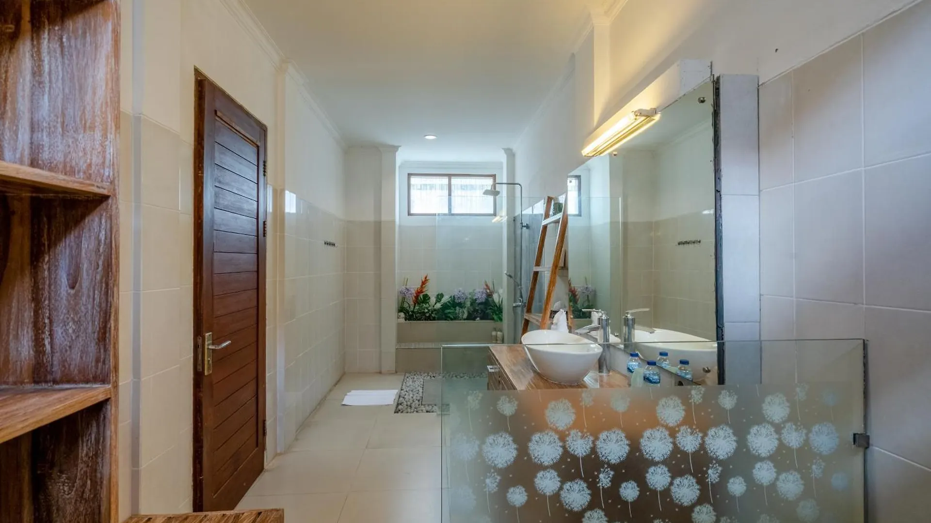 5 Bedroom Villa In Centre Location Of Seminyak