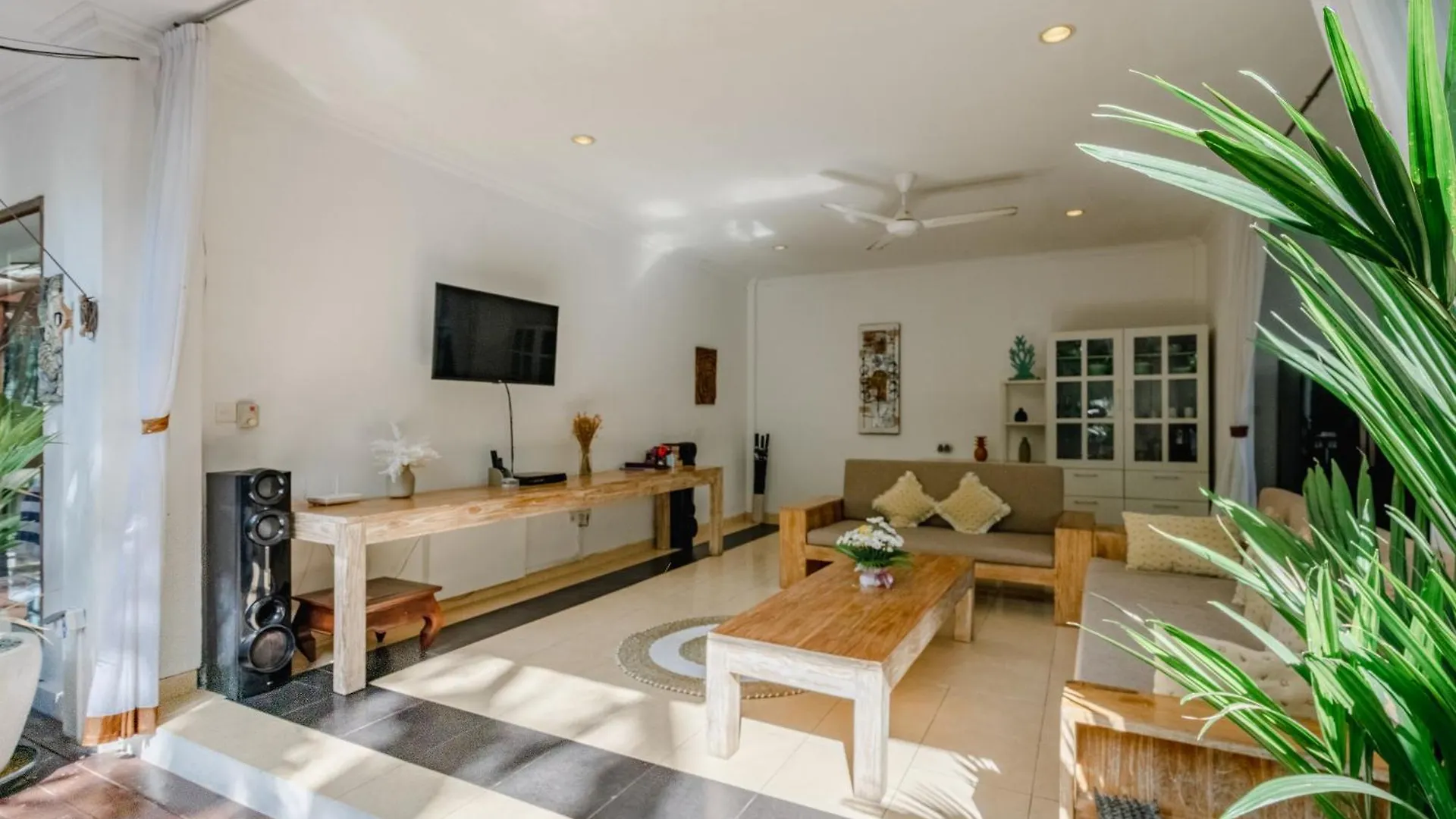 5 Bedroom Villa In Centre Location Of Seminyak