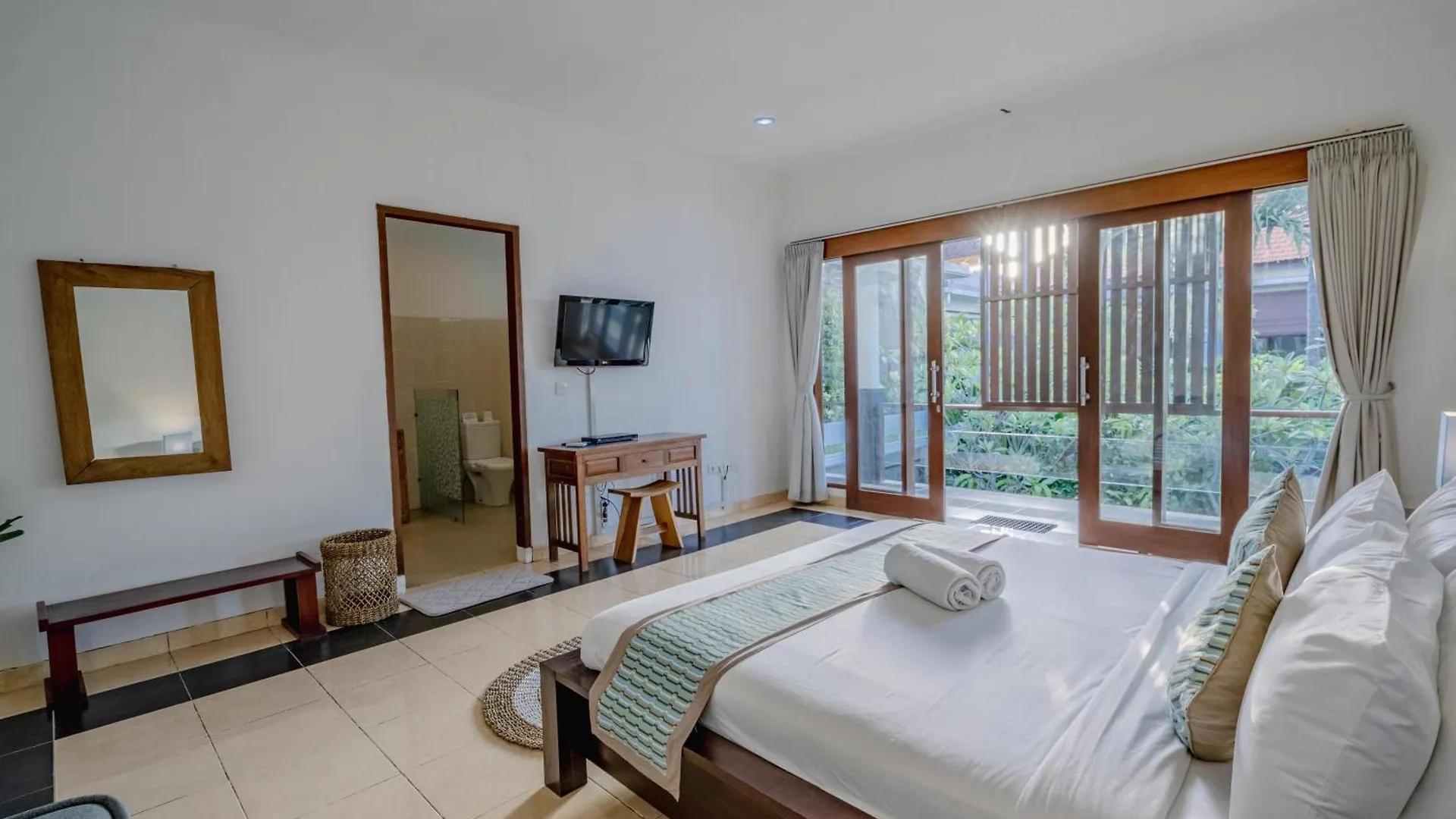 5 Bedroom Villa In Centre Location Of Seminyak 0*,